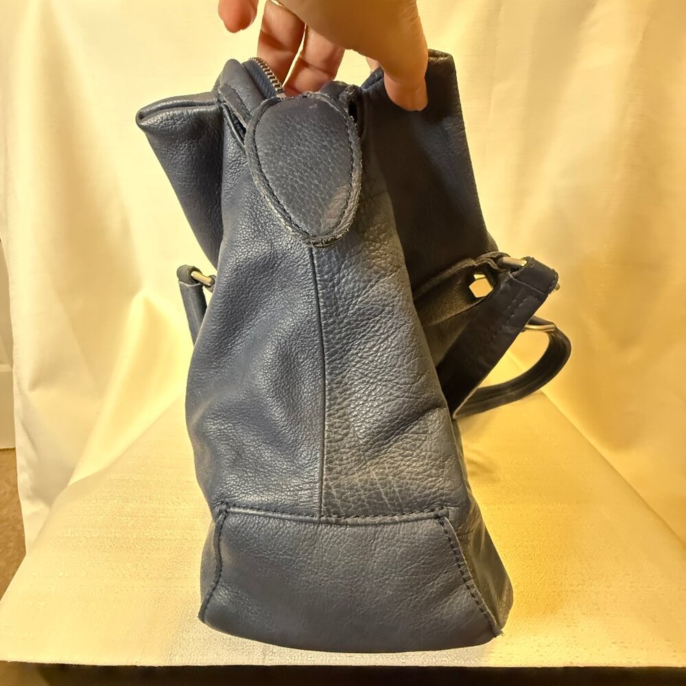 Liebeskind Berlin Slouchy Large Blue Leather satchel; Dbl Strap; Lots of pockets - Picture 10 of 13